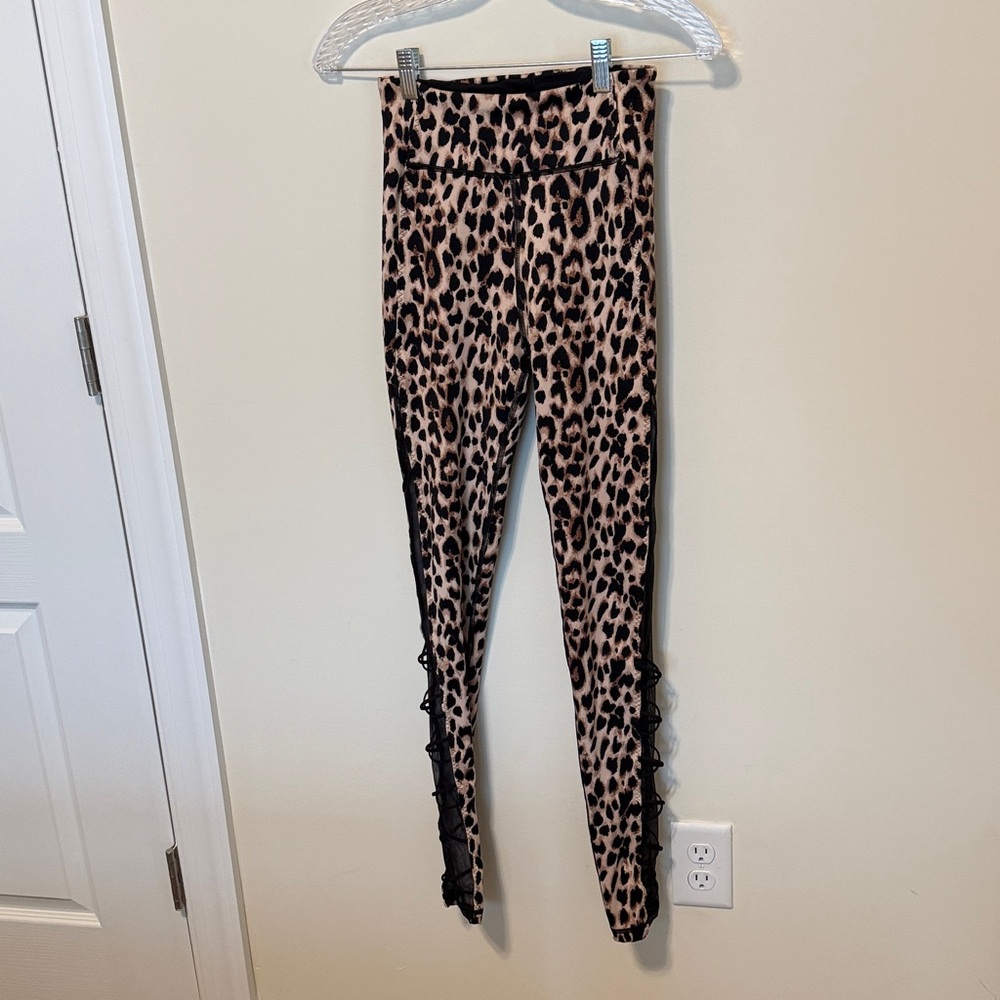 Victoria's Secret Women’s Incredible Essential Lace-Up Leopard Leggings / Size 4